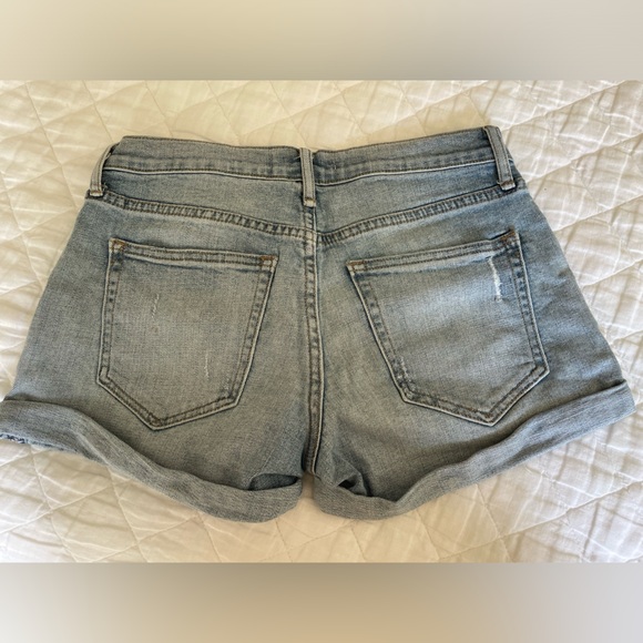 Gap denim distressed roll cuff jean shorts size 26 - Picture 4 of 4